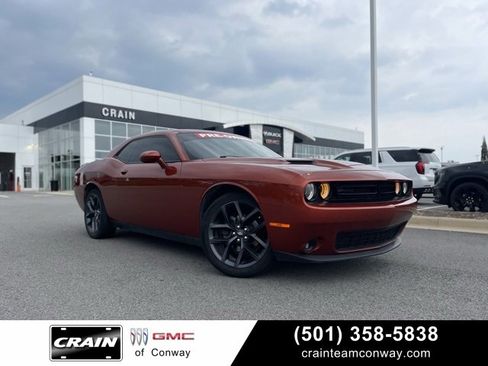Used 2020 Dodge Challenger SXT w/ Plus Package image 1