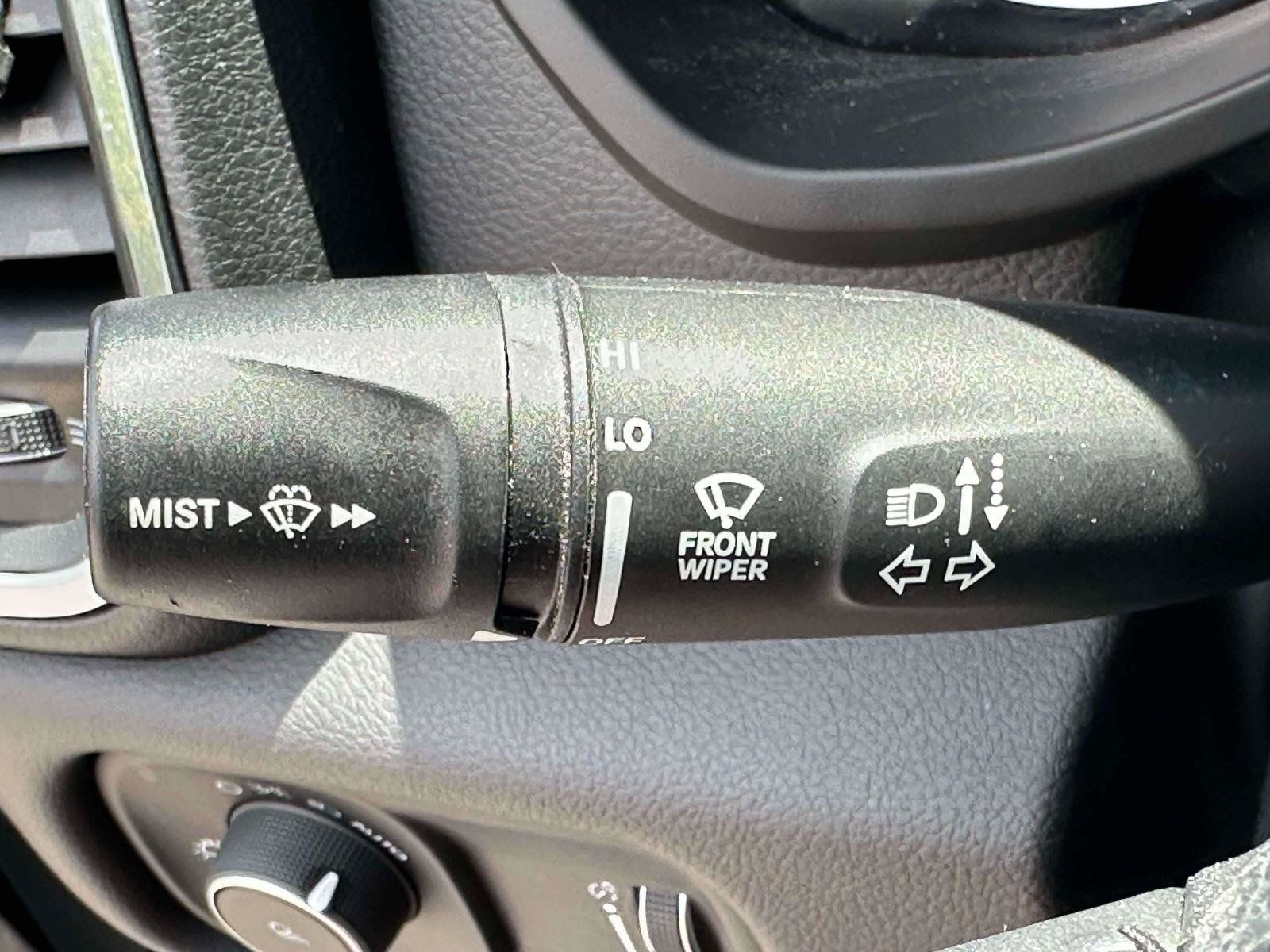 Used 2024 RAM 1500 Laramie AWD/4WD image 22