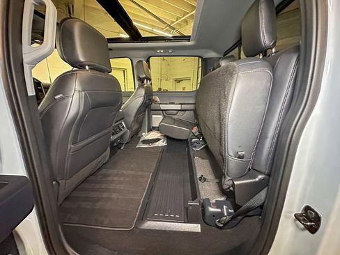 Certified 2025 Ford F250 Lariat w/ Lariat Ultimate Package AWD/4WD image 28