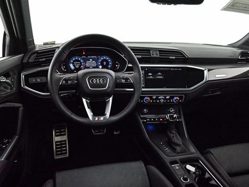 Certified 2025 Audi Q3 2.0T Premium Plus w/ Premium Plus Package image 19