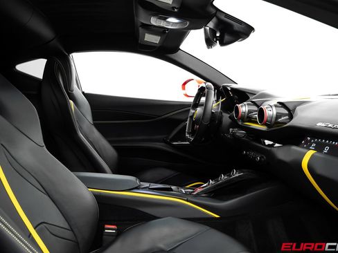Used 2021 Ferrari 812 Superfast RWD image 39