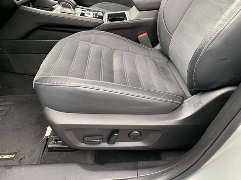 Used 2023 Mitsubishi Outlander SE image 10