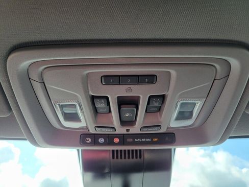 Used 2021 GMC Sierra 1500 AT4 w/ AT4 Preferred Package image 18