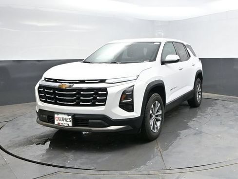 Used 2025 Chevrolet Equinox LT FWD image 8