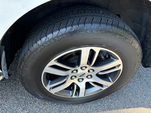 Used 2022 Ford Expedition Limited RWD image 12
