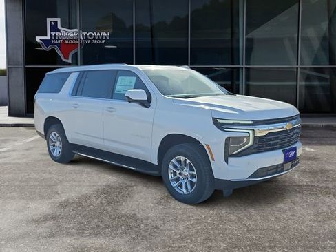New 2026 Chevrolet Suburban LS AWD/4WD image 1