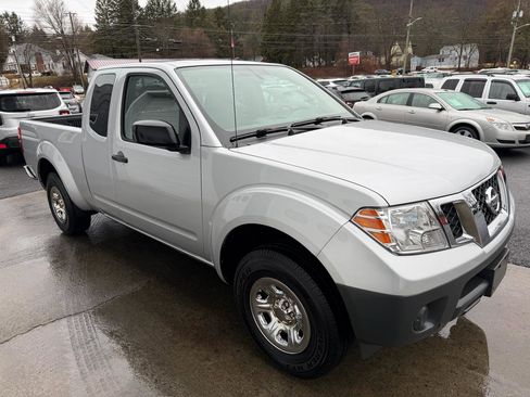 Used 2014 Nissan Frontier S w/ S Preferred Package image 3