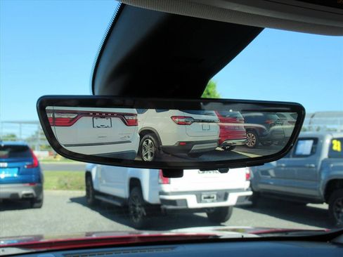 Used 2023 Buick Enclave Premium image 21