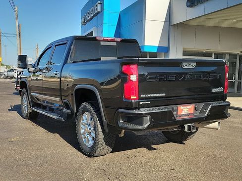 Used 2024 Chevrolet Silverado 2500 High Country w/ Max Trailering Package AWD/4WD image 3
