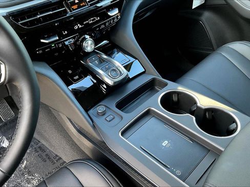 New 2025 Acura MDX SH-AWD image 8