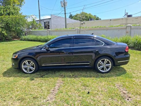 Used 2015 Volkswagen Passat TDI SEL Premium FWD image 9