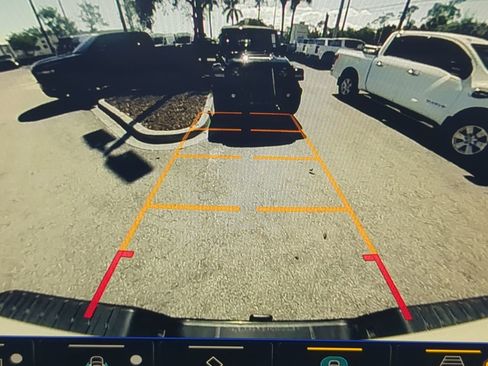 Used 2025 Chevrolet Silverado 2500 ZR2 image 21