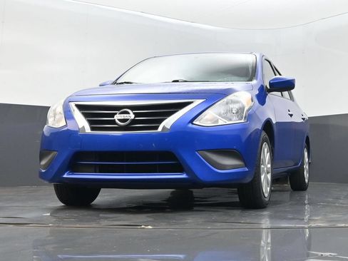 Used 2017 Nissan Versa SV FWD image 11