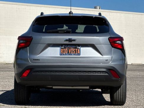 New 2026 Chevrolet Trax LT w/ Sunroof Package image 5