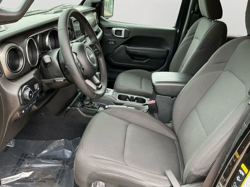 Used 2023 Jeep Wrangler Unlimited AWD/4WD image 24