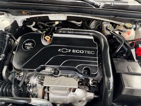 Used 2018 Chevrolet Malibu LS image 32
