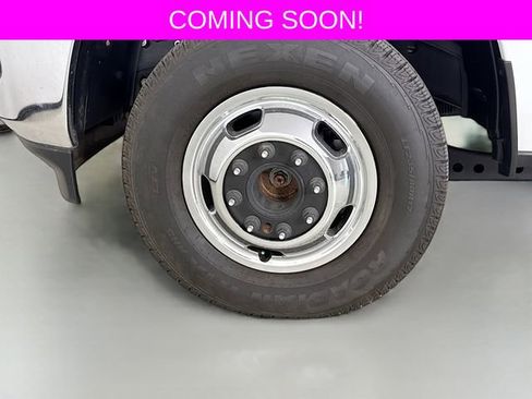 Used 2024 RAM 3500 Tradesman w/ Chrome Appearance Group image 30