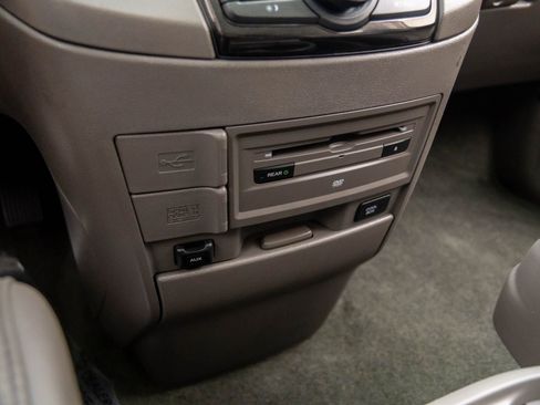 Used 2014 Honda Odyssey Touring Elite image 32