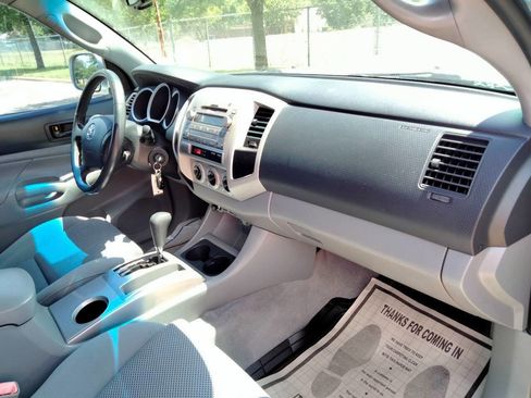 Used 2011 Toyota Tacoma PreRunner w/ TRD Sport Pkg image 21