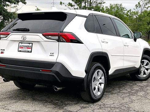 Used 2023 Toyota RAV4 LE AWD/4WD image 12