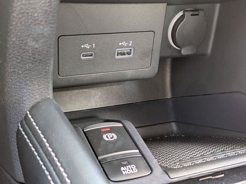 Used 2024 Nissan Kicks SV FWD image 39