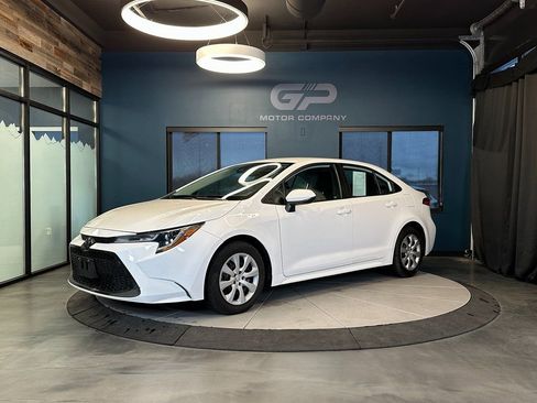 Used 2021 Toyota Corolla LE image 7