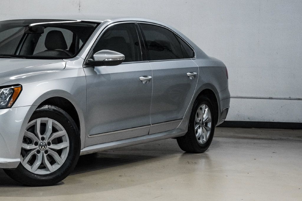 Used 2016 Volkswagen Passat 1.8T S FWD image 6