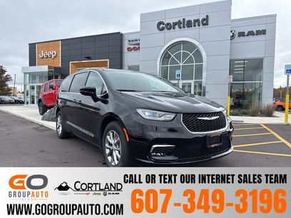 New 2026 Chrysler Pacifica Select