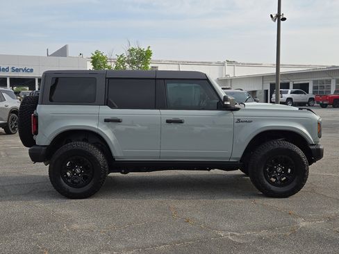 Used 2023 Ford Bronco Badlands w/ Sasquatch Package AWD/4WD image 8