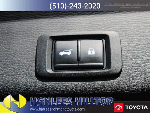 Used 2024 Mitsubishi Outlander SE image 11