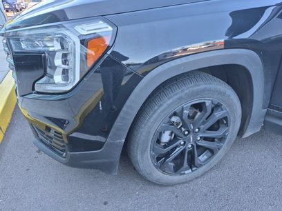 Used 2022 GMC Terrain SLE w/ Driver Convenience Package