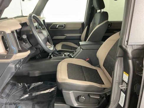 Used 2022 Ford Bronco Wildtrak image 16