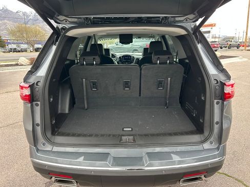 Used 2020 Chevrolet Traverse Premier image 35
