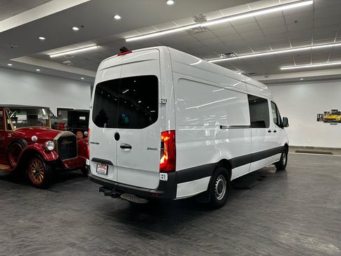Used 2024 Mercedes-Benz Sprinter 2500 image 5