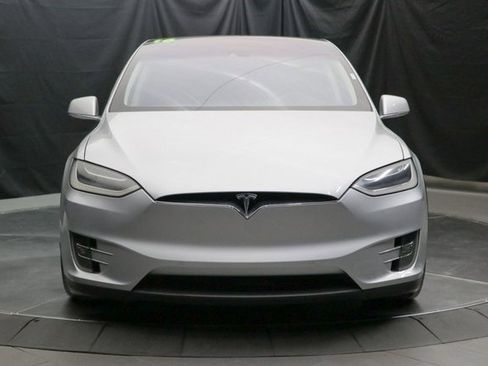 Used 2016 Tesla Model X 90D image 5