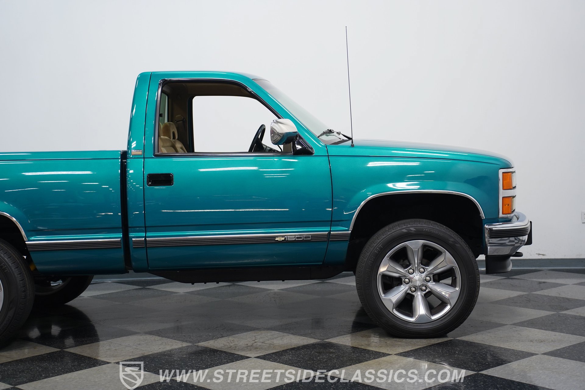 Used 1993 Chevrolet Silverado 1500 4x4 Regular Cab image 29