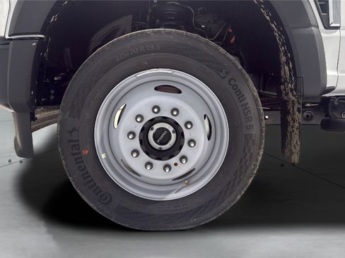 New 2026 Ford F550 4x4 SuperCab Super Duty image 21