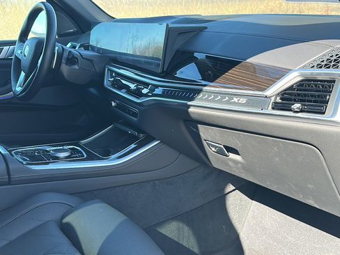 Certified 2024 BMW X5 xDrive40i w/ Premium Package image 23