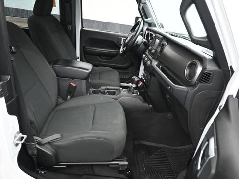 Used 2020 Jeep Wrangler Sport image 7