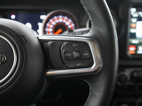 Used 2019 Jeep Wrangler Unlimited Sahara w/ Dual Top Group AWD/4WD image 26