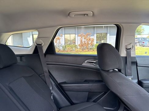Used 2025 Kia Sportage LX image 14