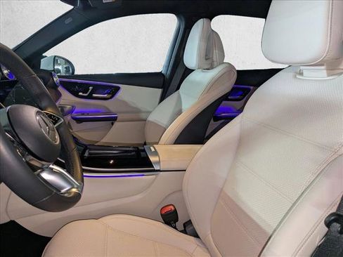 Certified 2025 Mercedes-Benz GLC 300 image 17