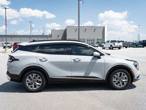 Used 2025 Kia Sportage SX FWD image 11