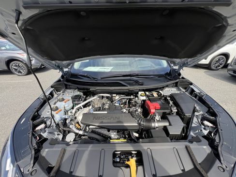 New 2026 Nissan Rogue Platinum image 9