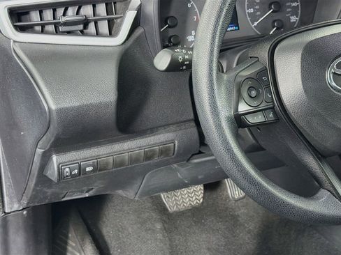 Used 2025 Toyota Corolla LE FWD image 16