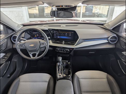 Used 2024 Chevrolet Trax LT w/ Driver Confidence Package FWD image 23