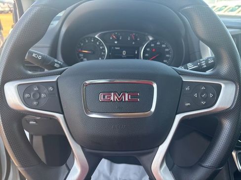Used 2024 GMC Terrain SLE image 13