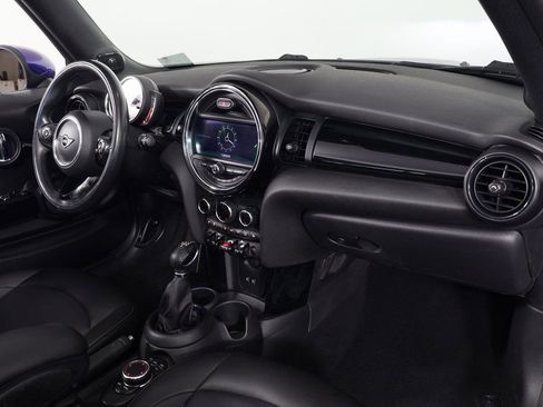 Used 2019 MINI Cooper Convertible w/ Premium Package image 10