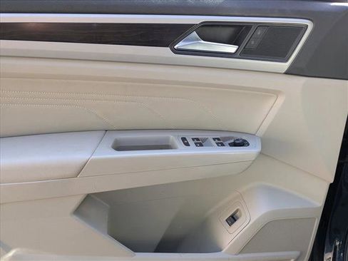 Used 2022 Volkswagen Atlas SE w/ Panoramic Sunroof Package image 14