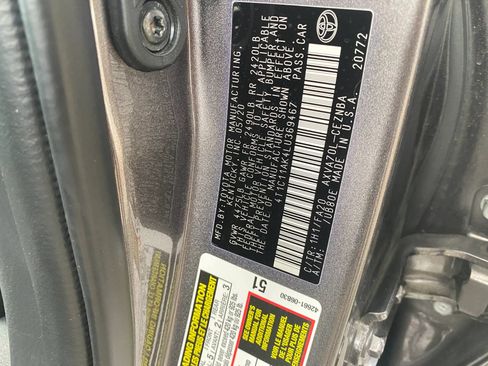 Used 2020 Toyota Camry LE w/ Carpet Mat Package FWD image 8